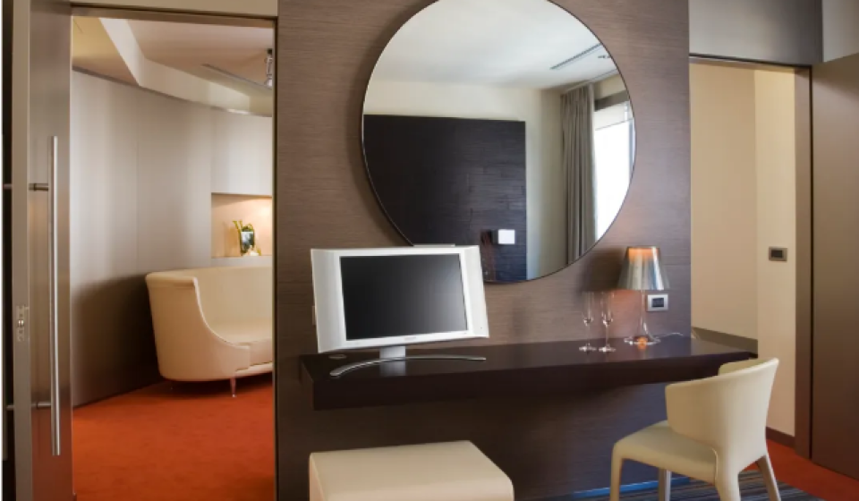 travel tips, hotel hacks,